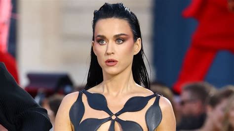 kati nude|Katy Perry Goes Topless in Daring Look at Paris Fashion Week。